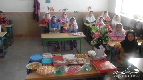 تجلیل از معلمان دبستان ابتدایی روستای صوفی شیخ غراوی