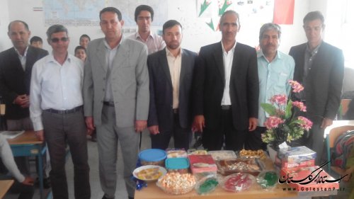 تجلیل از معلمان دبستان ابتدایی روستای صوفی شیخ غراوی