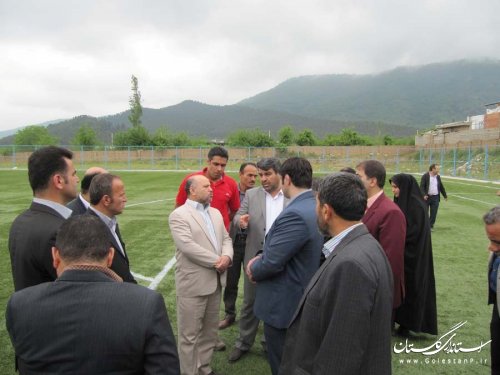 بازدید فرماندار و مدیر کل ورزش و جوانان از زمین چمن مصنوعی رامیان