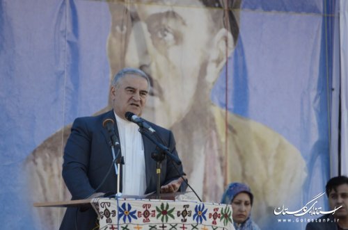 مختومقلی شاعری متعهد و شخصیتی مرتبط با مسائل زمانه خود بود