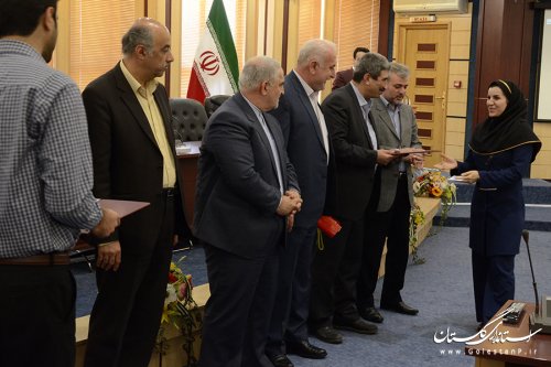 در کارگروه ها از مشاوران جوان بصورت جدی استفاده شود