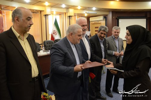 در کارگروه ها از مشاوران جوان بصورت جدی استفاده شود