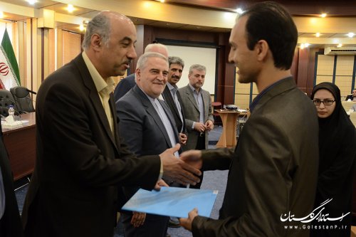 در کارگروه ها از مشاوران جوان بصورت جدی استفاده شود