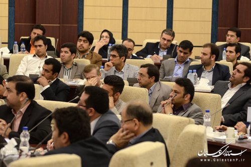 در کارگروه ها از مشاوران جوان بصورت جدی استفاده شود