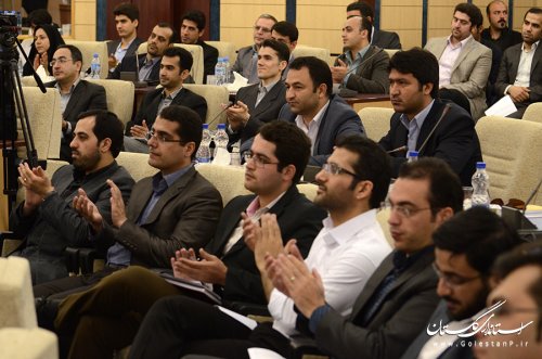 در کارگروه ها از مشاوران جوان بصورت جدی استفاده شود