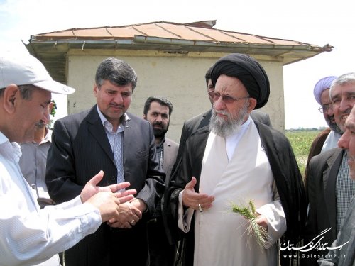 بازدید نماینده ولی‌فقیه در استان از ایستگاه تحقیقات کشاورزی گرگان