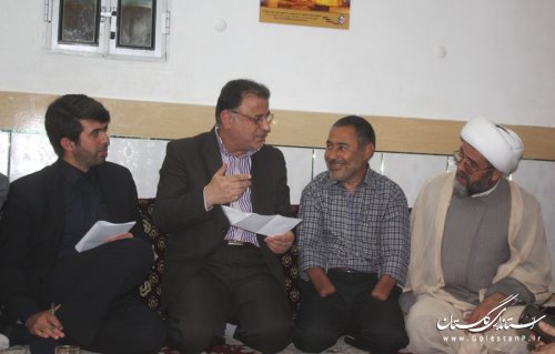 معاون سیاسی امنیتی و اجتماعی استاندار با خانواده شهدا و جانبازان کلاله دیدار کرد