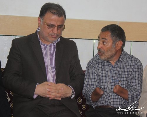 معاون سیاسی امنیتی و اجتماعی استاندار با خانواده شهدا و جانبازان کلاله دیدار کرد