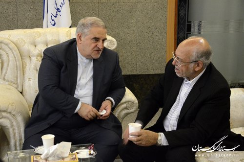 استقبال استاندار گلستان از وزیر صنعت، معدن و تجارت در فرودگاه گرگان