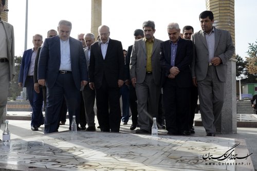 استقبال استاندار گلستان از وزیر صنعت، معدن و تجارت در فرودگاه گرگان