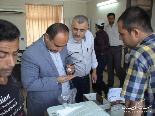 بازدید فرماندار علی آباد کتول از مزارع برداشت گندم و مراکز خرید 
