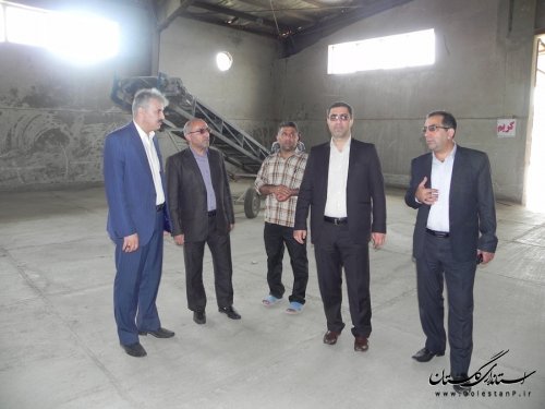 بازدید فرماندار مینودشت از مراکز خرید گندم و ابریشم 