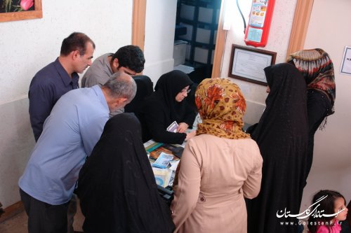 اندازه گیری فشارخون و انجام تزریقات رایگان در درمانگاه جمعیت هلال احمر استان