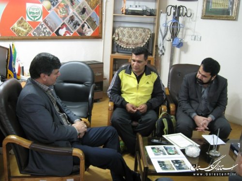 دوچرخه سوار حامل پیام شهدای جهاد کشاورزی کشور به گلستان رسید