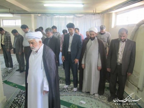 همه افراد جامعه باید در راستای ترویج فرهنگ اقامه نماز تلاش کنند