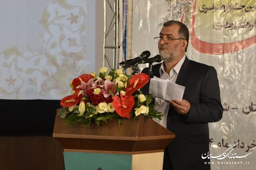 نماز بزرگترین هنر است و هنرمند باید در برابر آن خاضع باشد