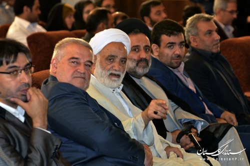 نماز بزرگترین هنر است و هنرمند باید در برابر آن خاضع باشد