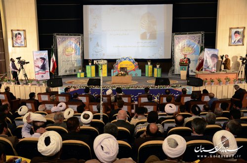 نماز بزرگترین هنر است و هنرمند باید در برابر آن خاضع باشد