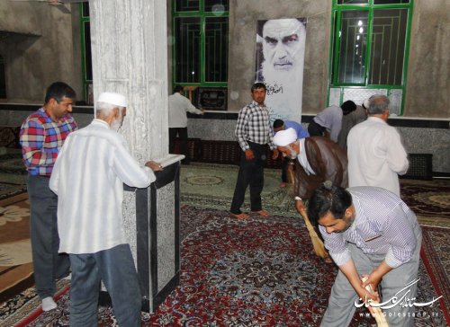 مراسم متمرکز عطر افشانی و غبار روبی از مساجد در شهرستان آزادشهر