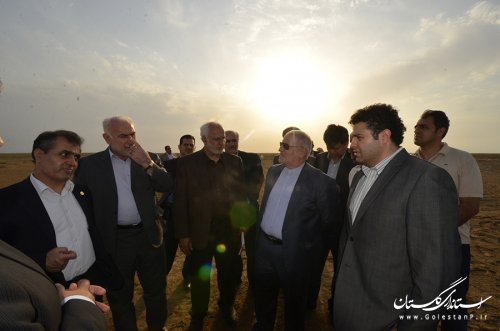 بازدید استاندار گلستان و مدیرعامل نفت خزر از محل اجرای پروژه اکتشاف نفت و گاز