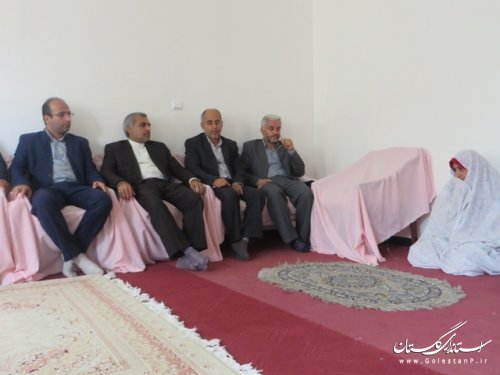 دیدار فرماندار ومدیرکل کمیته امداد امام خمینی(ره)گلستان باخانواده های تحت پوشش