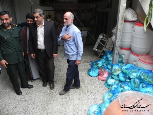 توزیع 200 بسته غذایی بمناسبت ولادت امام حسن مجتبی (ع) در یکی از پایگاه های بسیج مینودشت