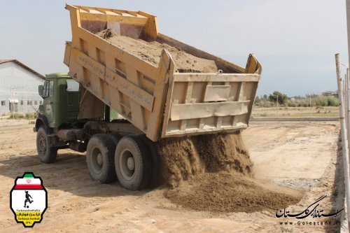 بازدید معاون فرماندار از روند آماده سازی اولین زمین فوتبال ساحلی در شهرستان ترکمن
