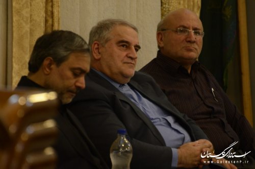 بزرگترین جستجوگران عالم در مقابل امام علی(ع) خاضع اند