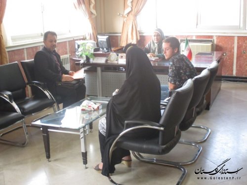 دیدار چهره به چهره شهروندان با فرماندار ترکمن در جلسه ملاقات مردمی