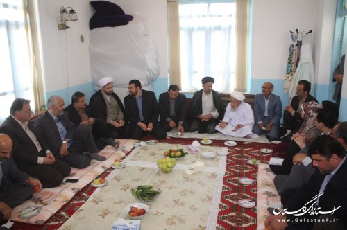 معاون استاندار با امام جمعه اهل سنت بندرترکمن دیدار کرد