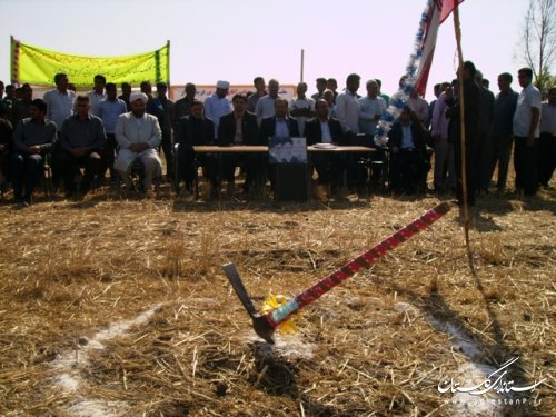 عملیات اجرایی ساخت سالن ورزشی روستای آزادتپه آغاز شد 