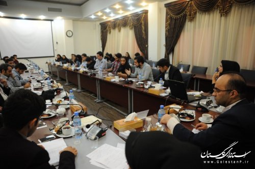 تحلیل پتانسیل ها و تهدیدهای شبکه های اجتماعی توسط جوانان دهه هفتادی  گلستان