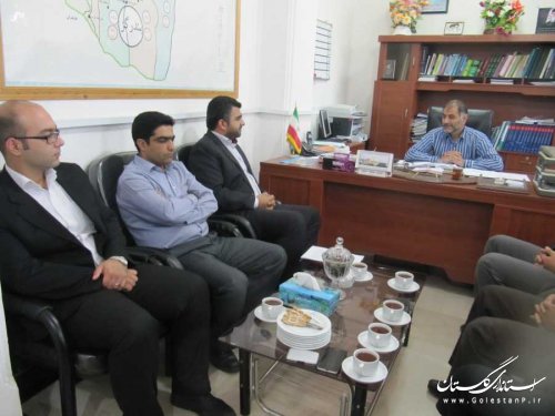 دیدار کارکنان مرکز فنی و حرفه ای با فرماندار بندرگز