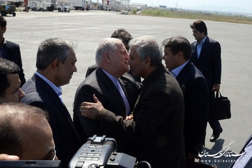 استقبال استاندار گلستان از وزیر تعاون، کار و رفاه اجتماعی در فرودگاه گرگان