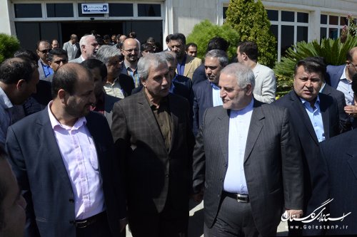 استقبال استاندار گلستان از وزیر تعاون، کار و رفاه اجتماعی در فرودگاه گرگان