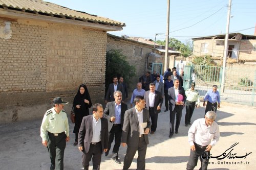 بازدید سرزده فرماندار مرکز استان از دورترین روستاهای بخش بهاران