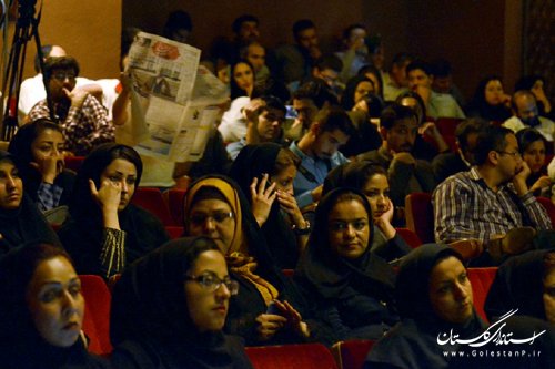خبرنگاران باید به نام آوران در تاریخ مبدل شوند