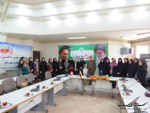 تجلیل از 12 دختر نمونه در زمینه های فرهنگی،اجتماعی و ورزشی شهرستان آق قلا