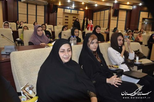 مراسم جشن میلاد حضرت معصومه(س) برای دختران پرسنل استانداری برگزارشد