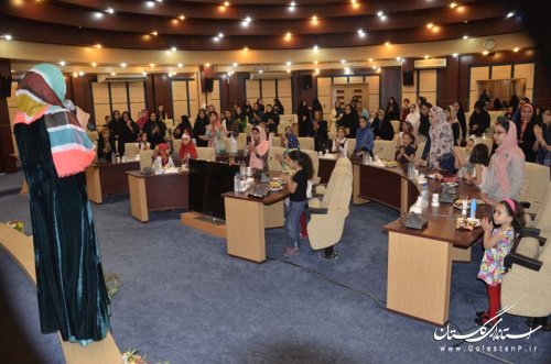 مراسم جشن میلاد حضرت معصومه(س) برای دختران پرسنل استانداری برگزارشد