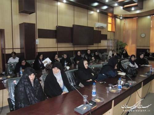 مدال آوران و نخبگان دختر شهرستان گنبد کاووس تجلیل شدند