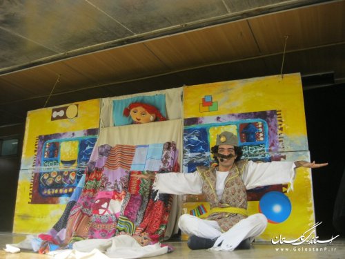تريلي سيار كانون پرورش فکری کشور با نمايش "مترسك خودت باش" به گلستان رسيد