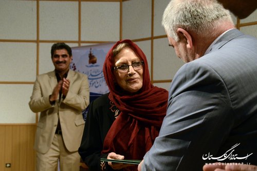 رادیو علی رغم پیری همچنان جوان است
