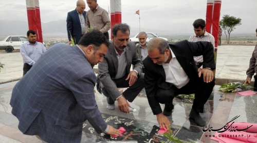 گلزار شهدای گمنام شهرستان کلاله غبار روبی و عطر افشانی شد
