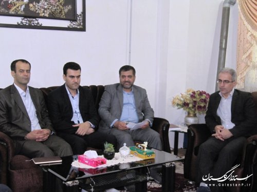 دیدار فرماندار کردکوی و هیات همراه با خانواده های شاهد و ایثارگر