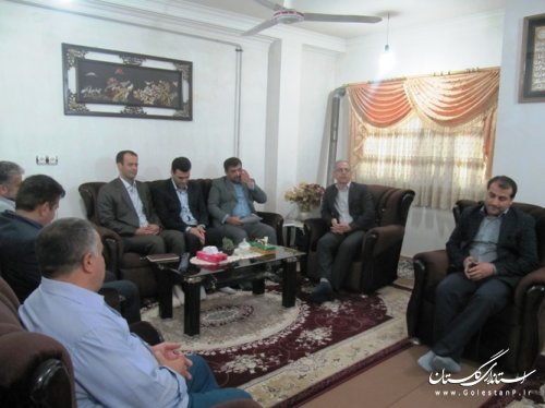 دیدار فرماندار کردکوی و هیات همراه با خانواده های شاهد و ایثارگر