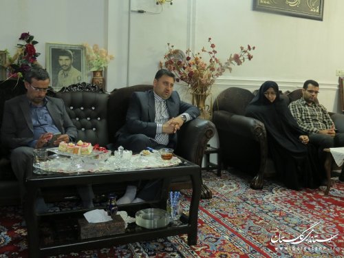 دیدار فرماندار گالیکش با خانواده های شهدا به مناسبت هفته دولت