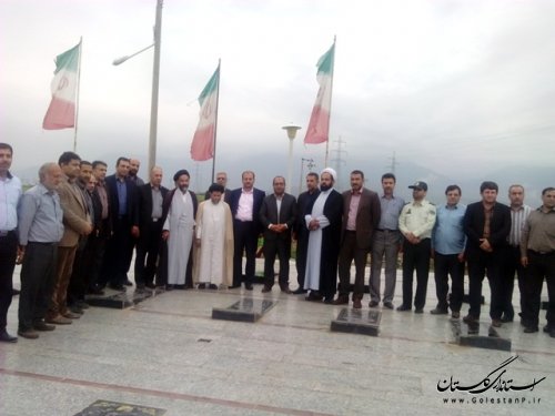 غبار روبي مزار شهدای علی آباد کتول به مناسبت هفته دولت