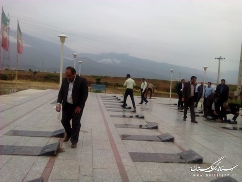 غبار روبي مزار شهدای علی آباد کتول به مناسبت هفته دولت
