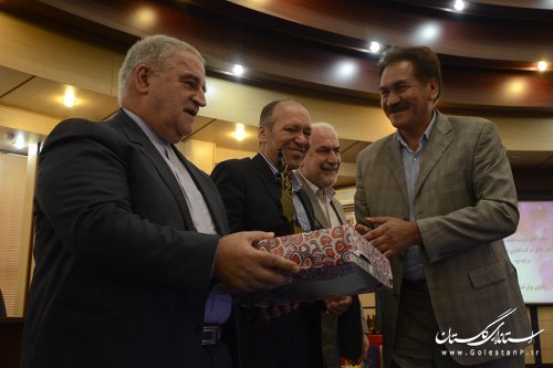 باید در عرصه تولید انقلاب فکری ایجاد کنیم